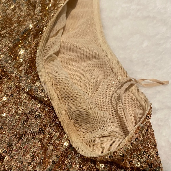 Sequin Back Bow Tie Top - Picture 4 of 10